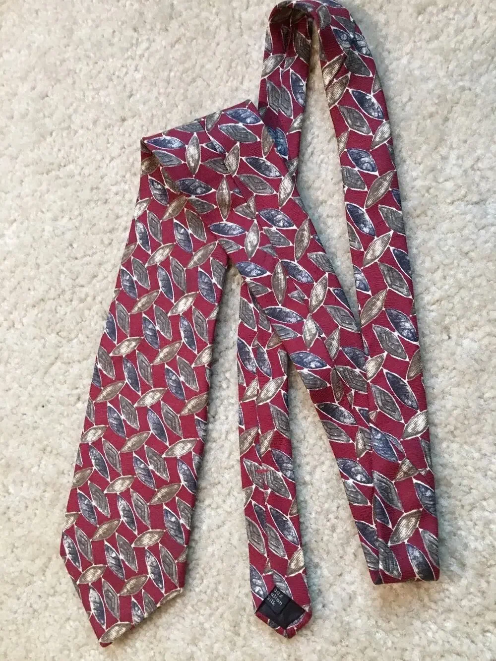 Villa Bugatti Mens 100% Silk Tie Red Blue Gray Geometric Leaves Designer Necktie
